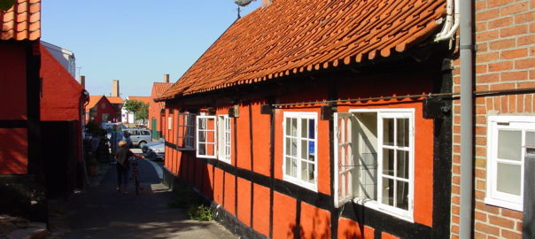 Gebäude, Schiffe, Fische